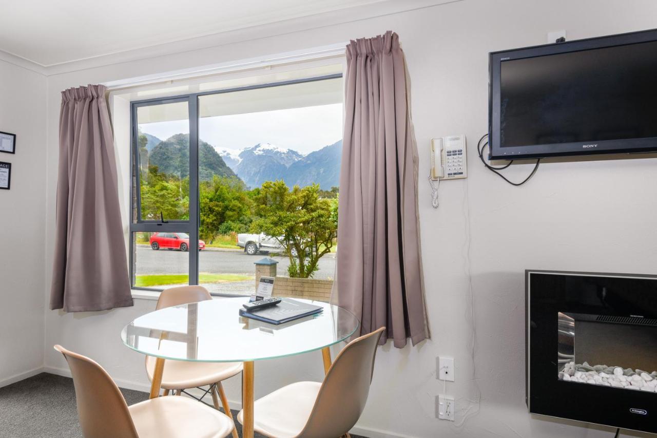 The Terrace Hotel Franz Josef Exterior photo