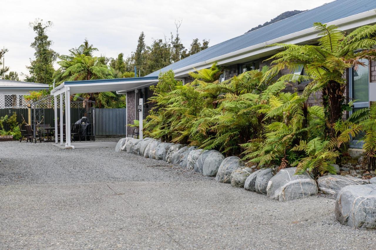The Terrace Hotel Franz Josef Exterior photo