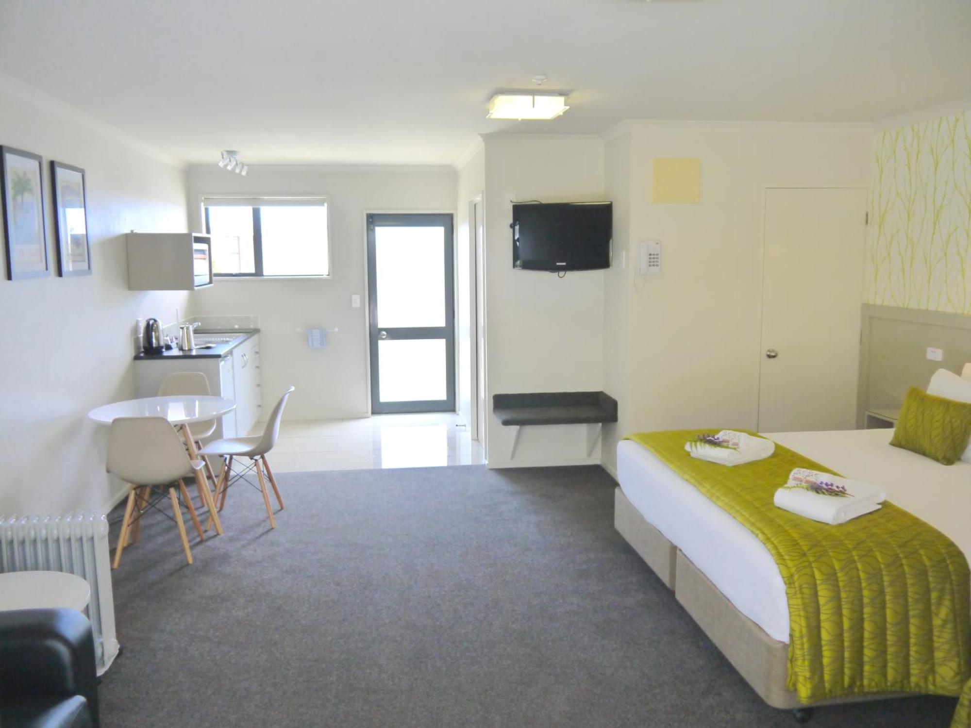 The Terrace Hotel Franz Josef Room photo
